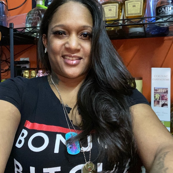 Meet your Posher, Suzie - Picture 1 of 3